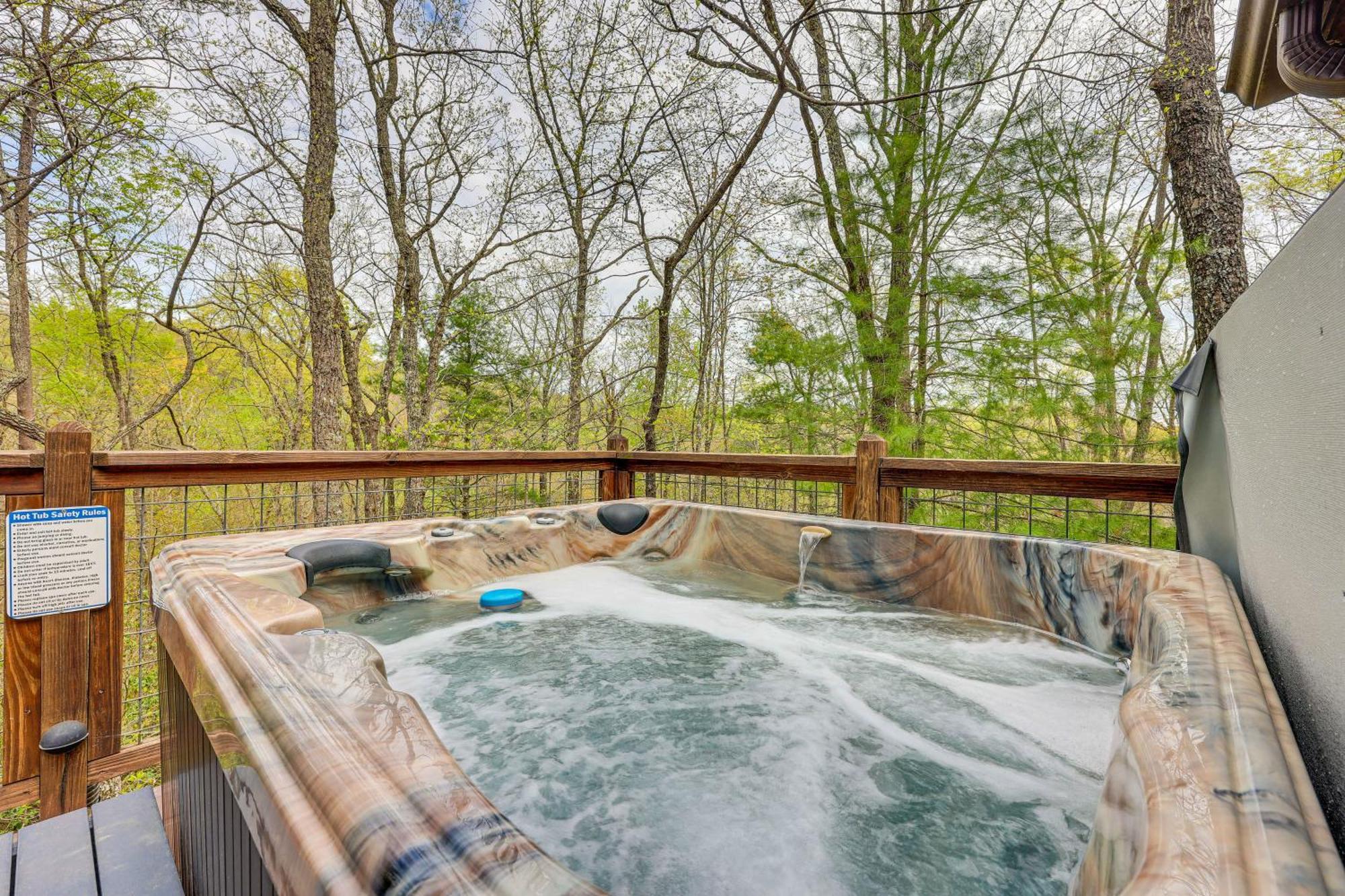 Cozy Cabin In Private Location With Hot Tub And Grill! Blue Ridge Exteriér fotografie